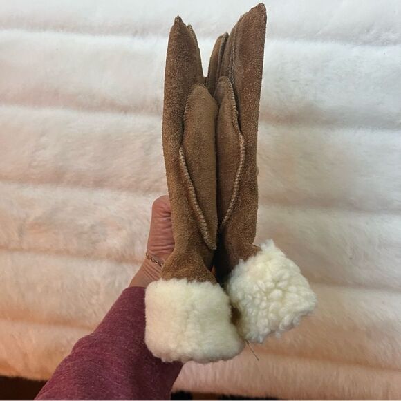Women’s Suede & Sheepskin style
Gloves Sz Medium NEW - Picture 9 of 16
